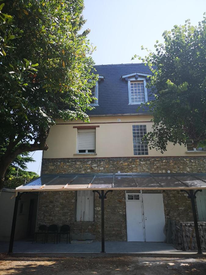 Residence De La Republique Bessancourt Luaran gambar